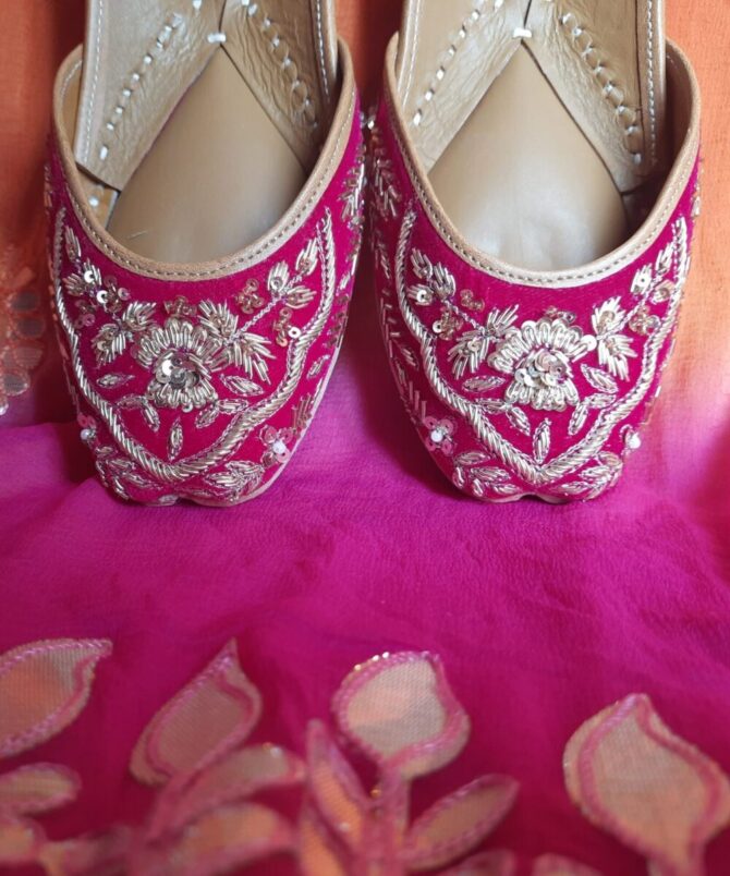 Pink Silver Embroidered Ladies juti - TodoCart
